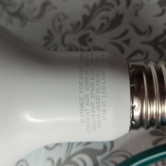 Cree 2-pack Flood Lights Bulb LED 680 Lumens 2700K 8.5W 120V 80mA TBR30-06527 - Picture 2 of 6